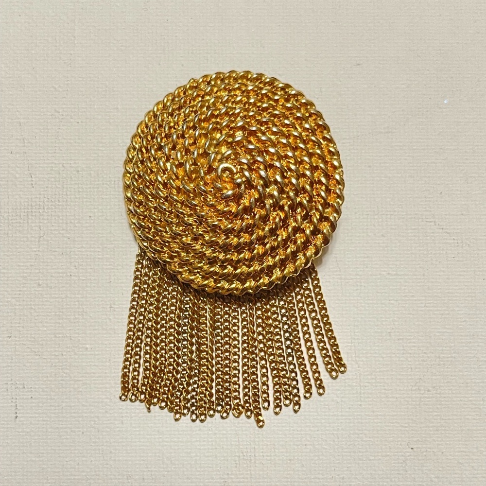 Elegant Gold Chain Fringe Brooch - Picture 1 of 10